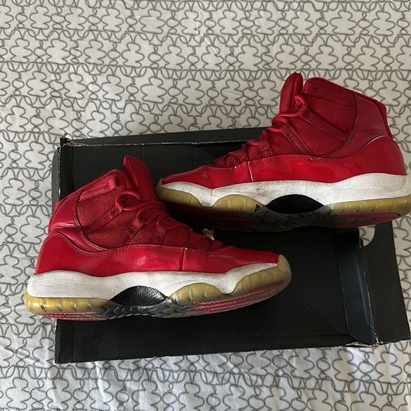 Selling these Jordan 11 red sneakers in fair condition. - Picture 3 of 9